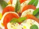 Салат из помидоров с моццареллой и базиликом