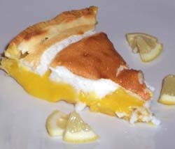 Рецепты: Пирог с безе и лимонным кремом